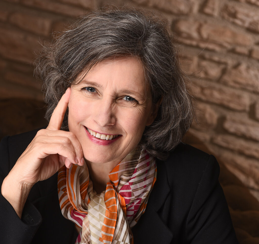 Christina Winkler, a therapist specializing in Gestalt therapy and Traditional Chinese Medicine in Nice